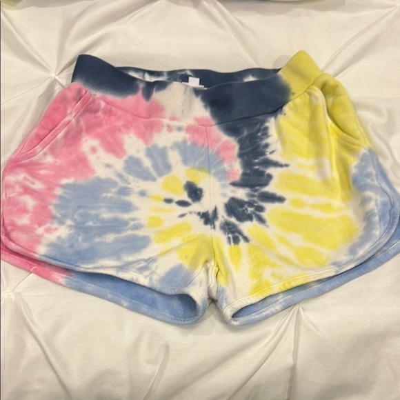 525 Colorful Tie-Dye T-Shirt and Shorts Set size XS - Picture 7 of 10